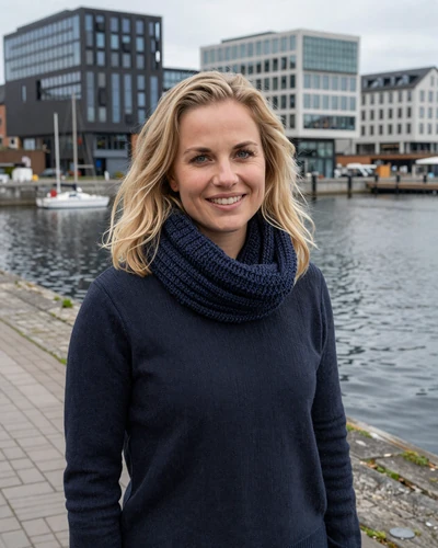 Ida, 31, Danish marine biologist from Aarhus who loves ocean life and meaningful conversations