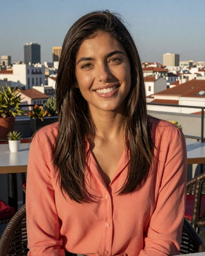 Lucia, 26, Spanish woman from Madrid who appreciates creative date planning