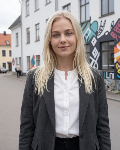 Liis, 26, Estonian UX designer from Tallinn who values honest conversation and genuine connection