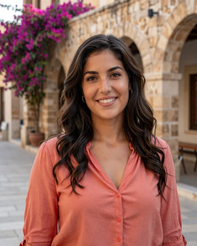 Androula, 27, Cypriot woman from Nicosia old town who values family dinners and genuine Mediterranean connection