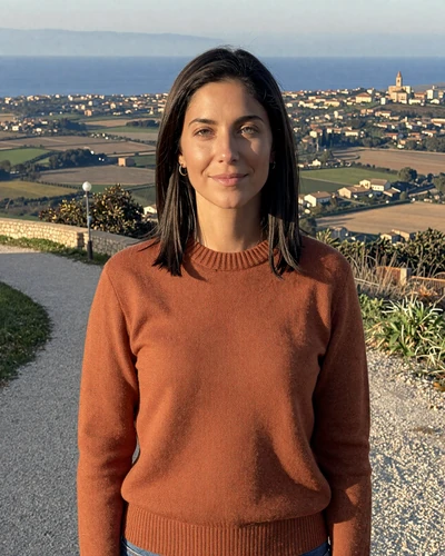 Elisa, 30, San Marinese accountant from Acquaviva who values work-life balance and outdoor exploration