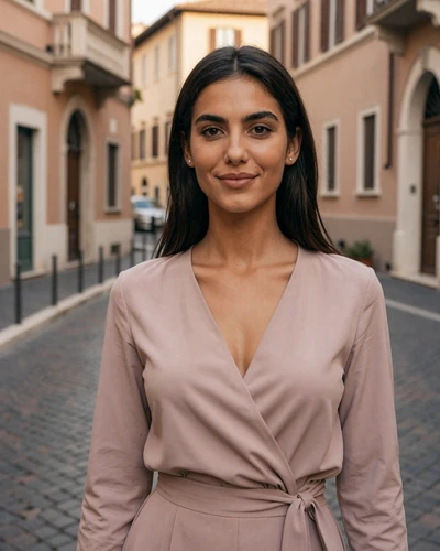 Beatrice, 28, art historian from Rome's Prati district near Vatican City seeking a meaningful soulmate connection