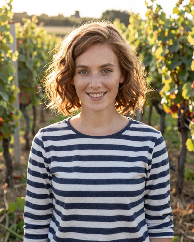 Marie, 25, French woman from Bordeaux who enjoys wine tasting dates