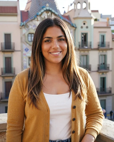 Carmen, 29, Spanish woman from Barcelona who enjoys virtual city tours