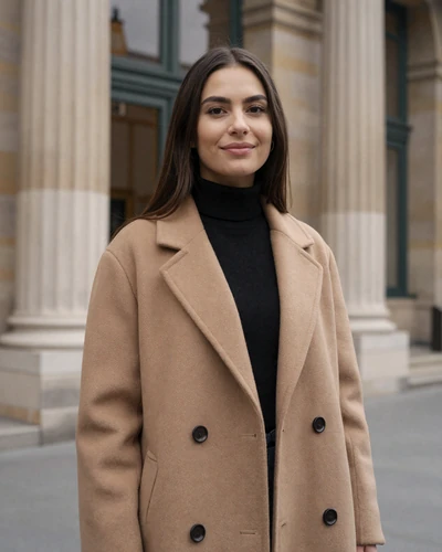 Julie, 26, art history graduate from Diekirch who loves museum adventures