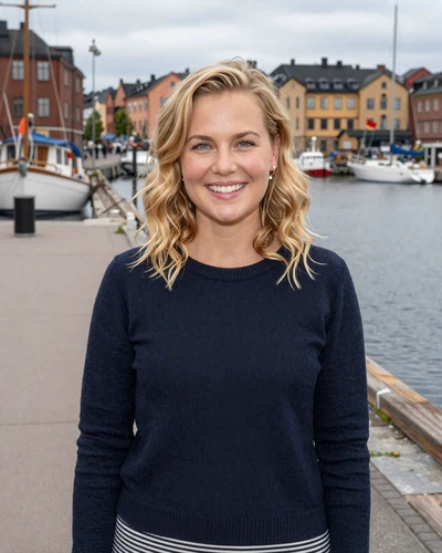 Astrid, 30, Swedish marine biologist from Gothenburg who loves the ocean and sunsets