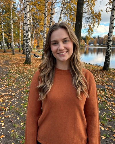 Henna, 25, Finnish creative writer from Tampere who finds peace in nature and forest trails