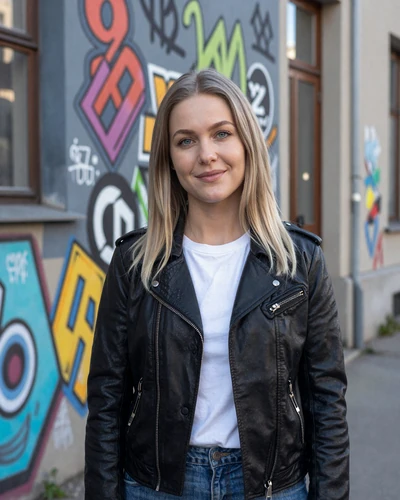 Hannah, 28, creative German woman from Berlin who values honesty and real conversations